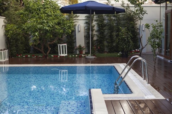 Swimming pool with ladder and clean water